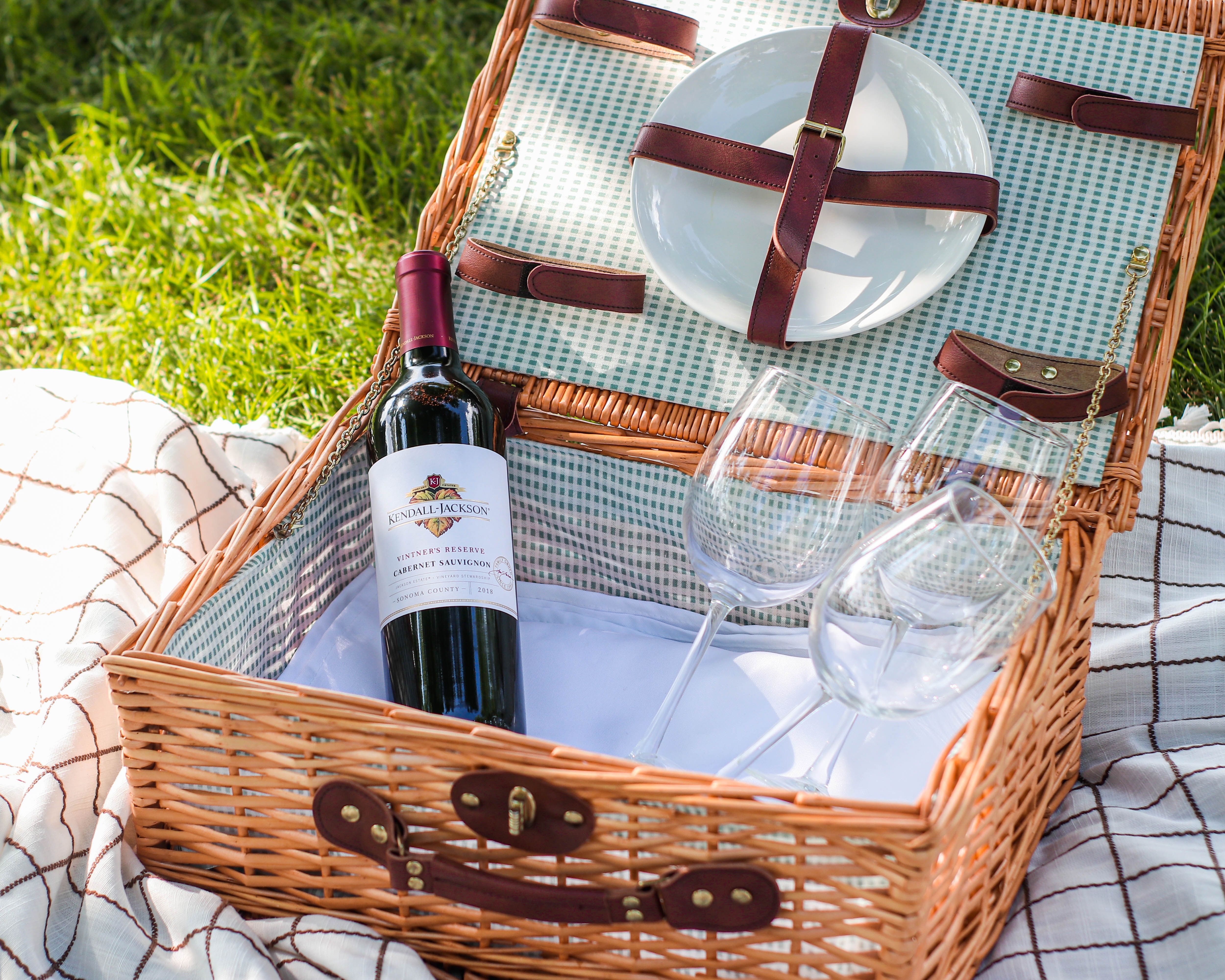 Kendall-Jackson red wine in a picnic baskett